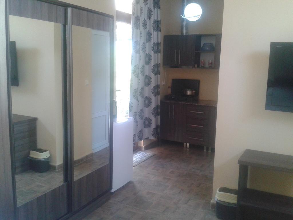 Maxim Mini Hotel Batumi Habitación foto