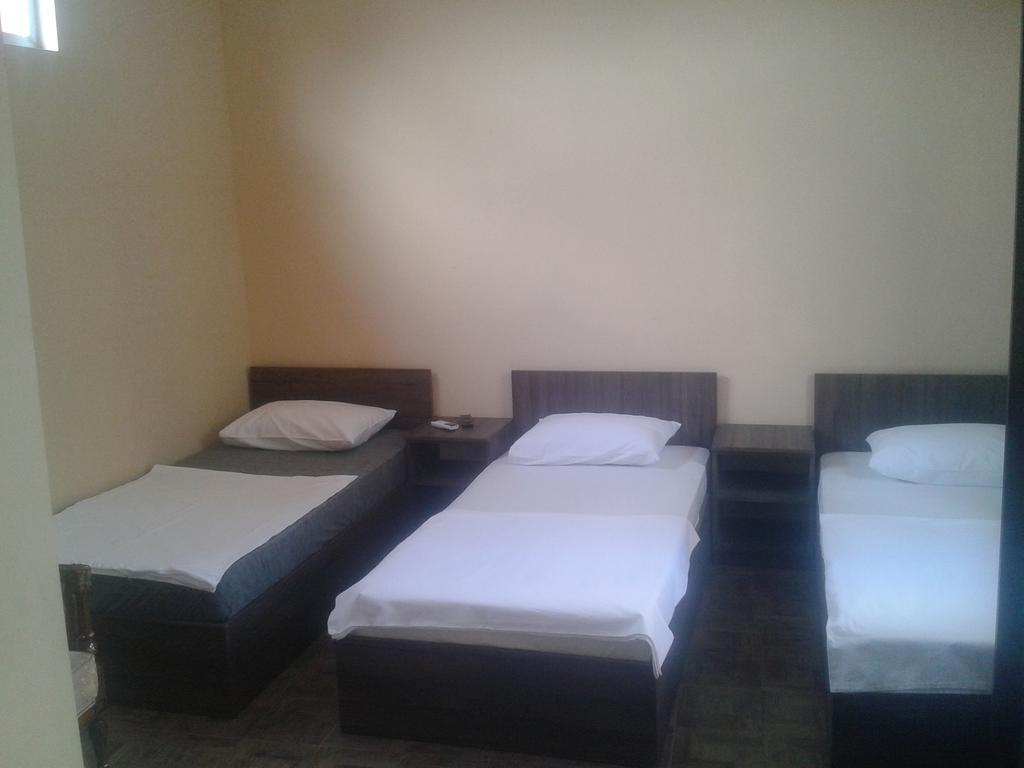 Maxim Mini Hotel Batumi Habitación foto